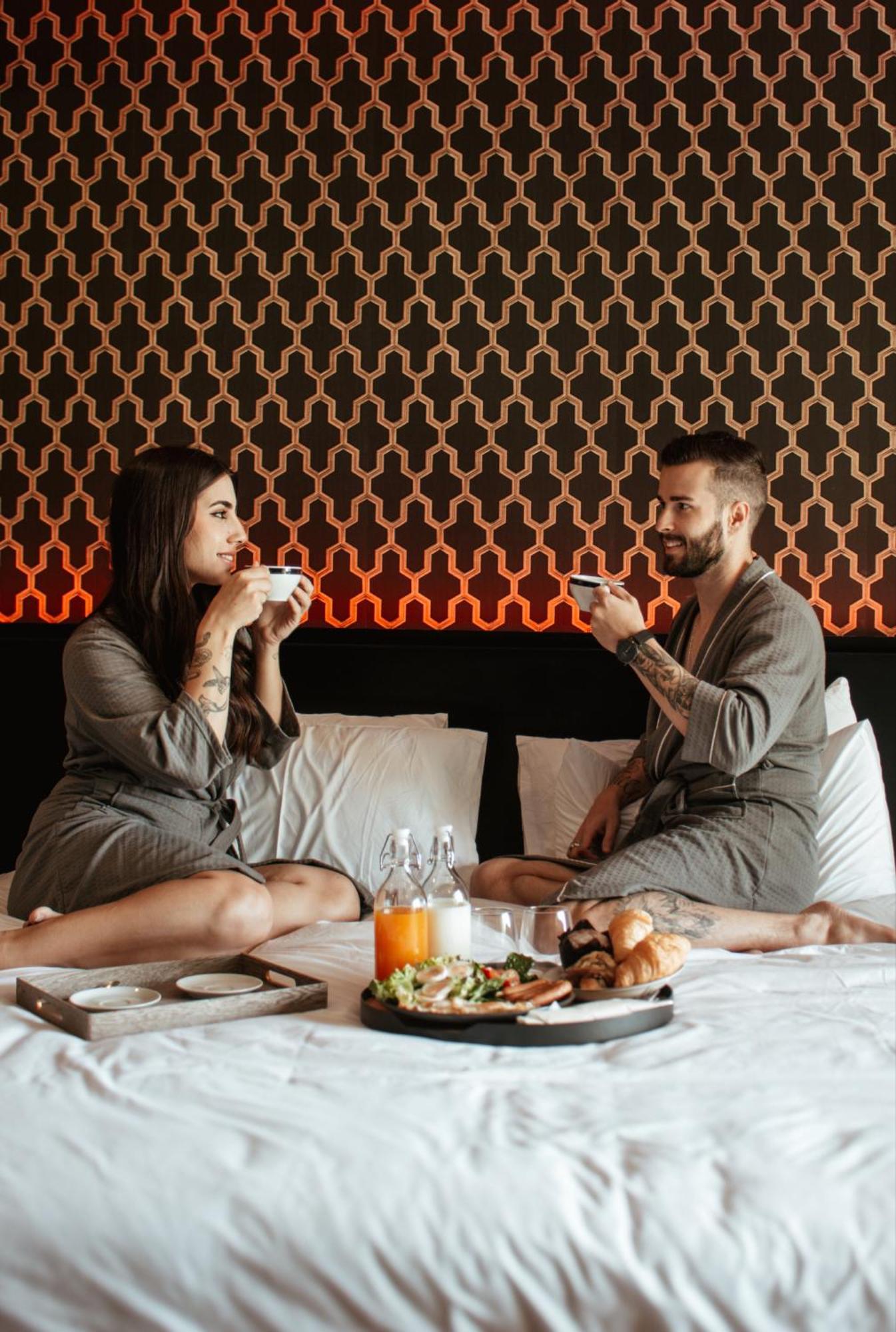 G Boutique Silom Hotel Бангкок Екстер'єр фото