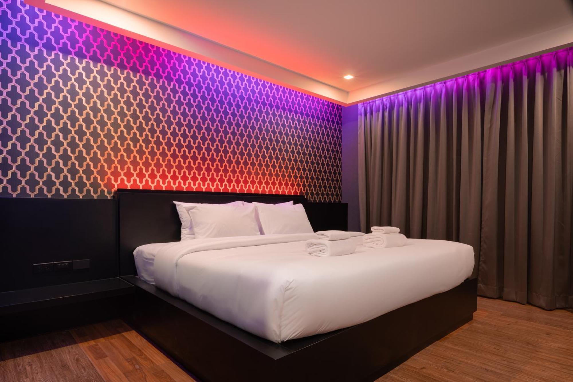 G Boutique Silom Hotel Бангкок Екстер'єр фото